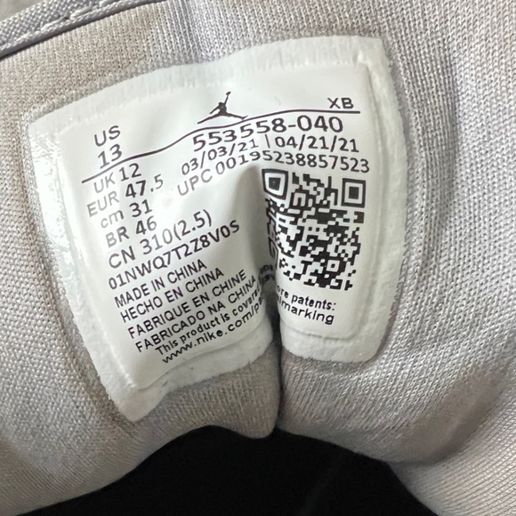 Nike Air Jordan 1 Low Sneakers - Picture 4 of 6